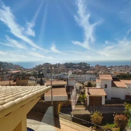Villa Sleeps 8 With Pool Air Con And Wifi *