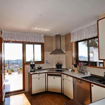 Villa Sleeps 8 With Pool Air Con And Wifi *